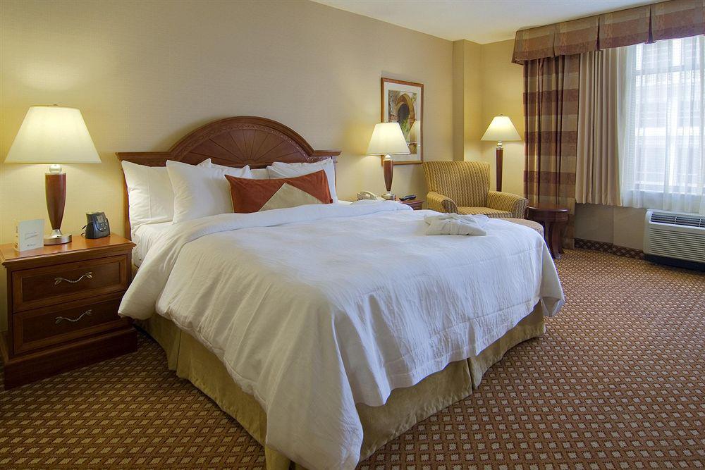 فندق هيلتون غاردين إن واشنطن دي سي داونتاون الغرفة الصورة